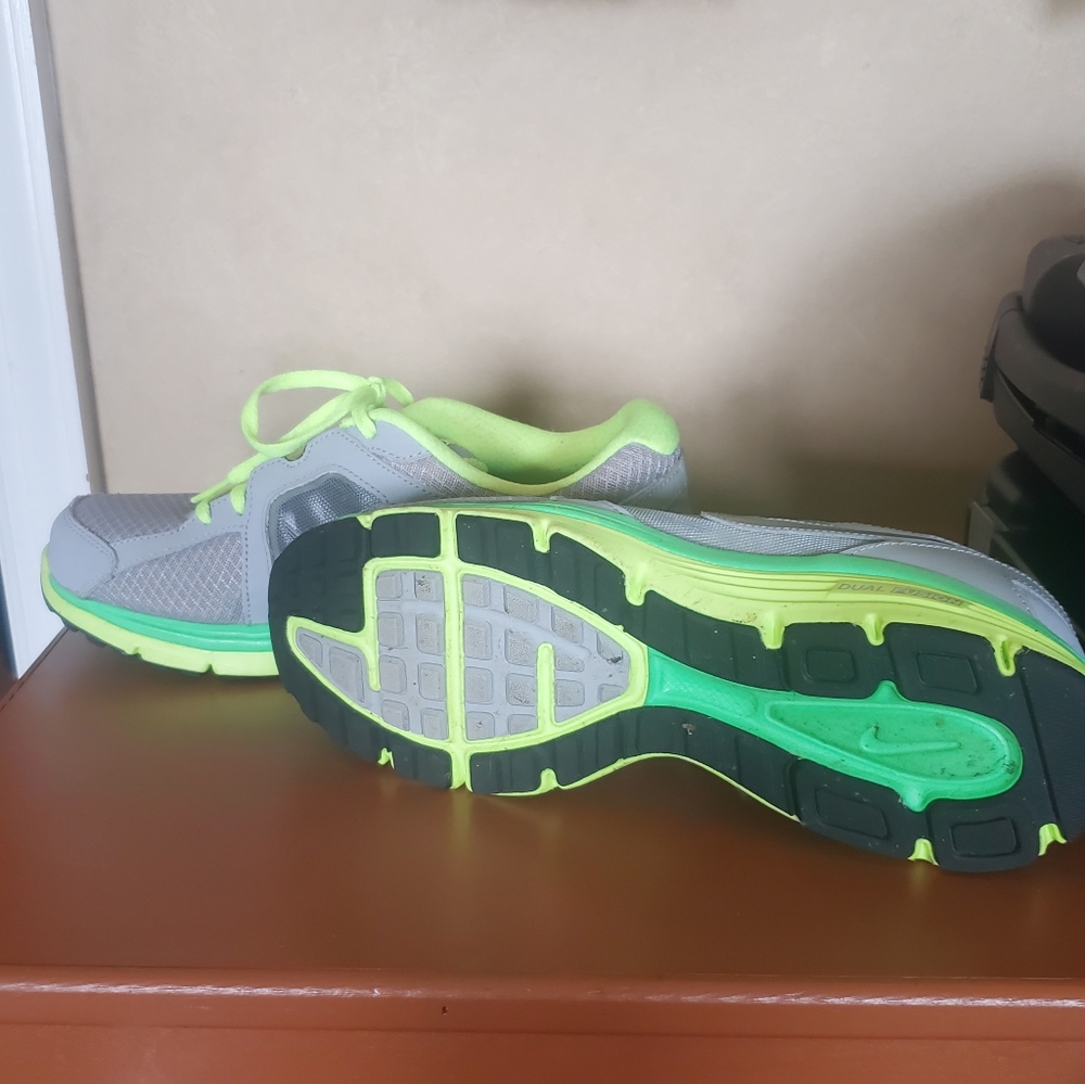 Nike Dual Fusion View 2